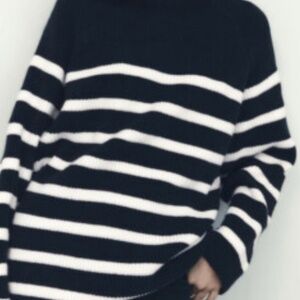 NWT The Republic hooded Black&white sweater Women's small (073)